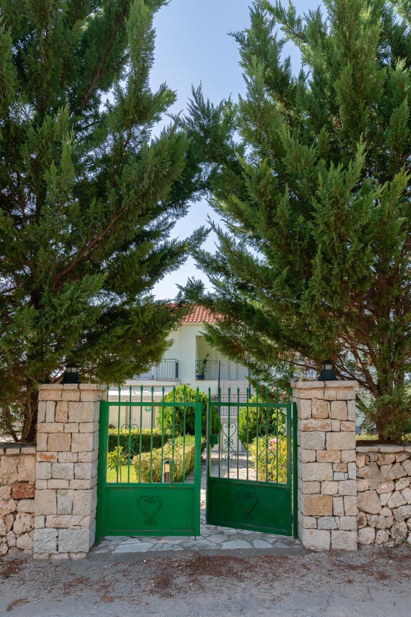 Vista Verde Studios & Apartments Свороната Екстериор снимка