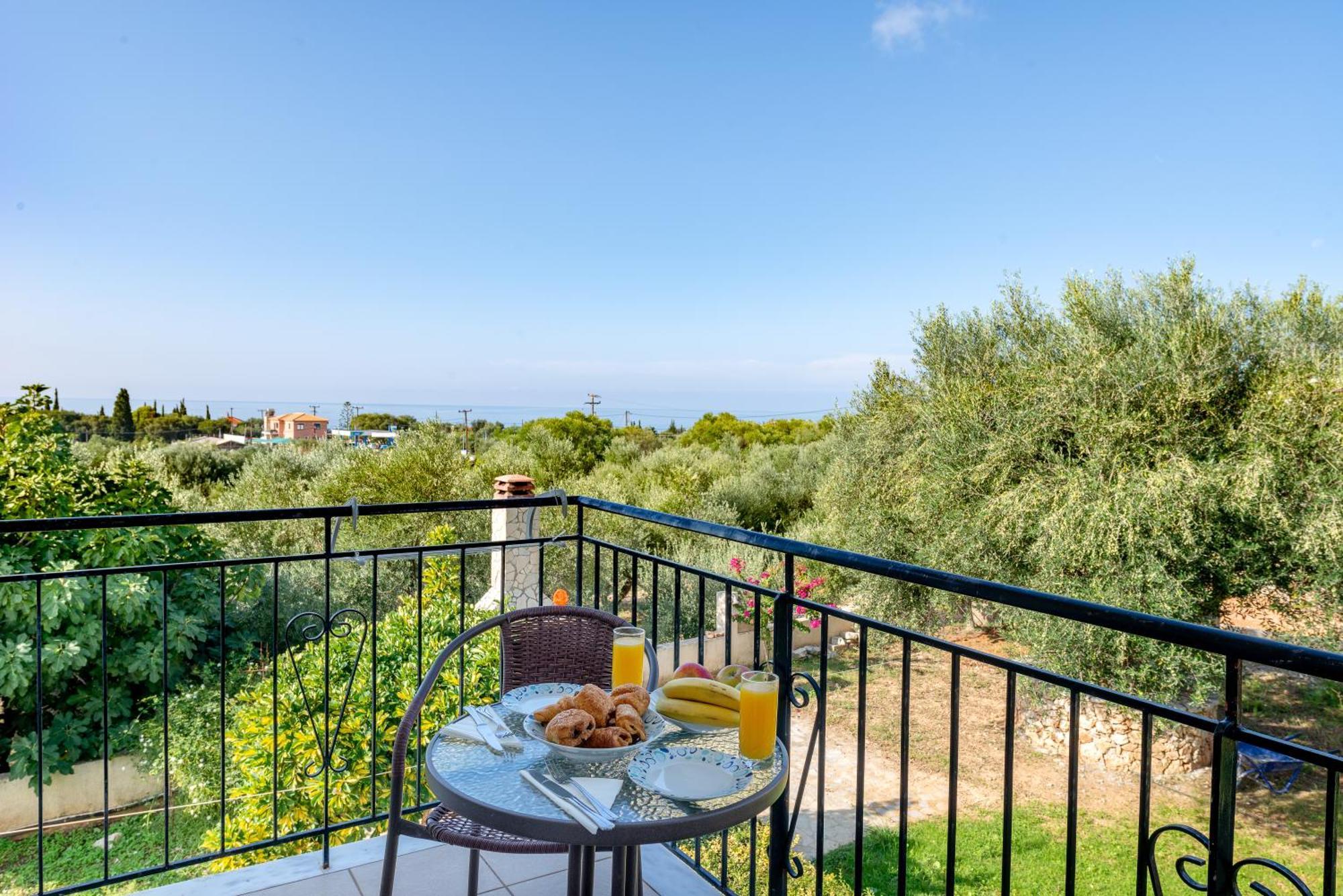 Vista Verde Studios & Apartments Свороната Екстериор снимка