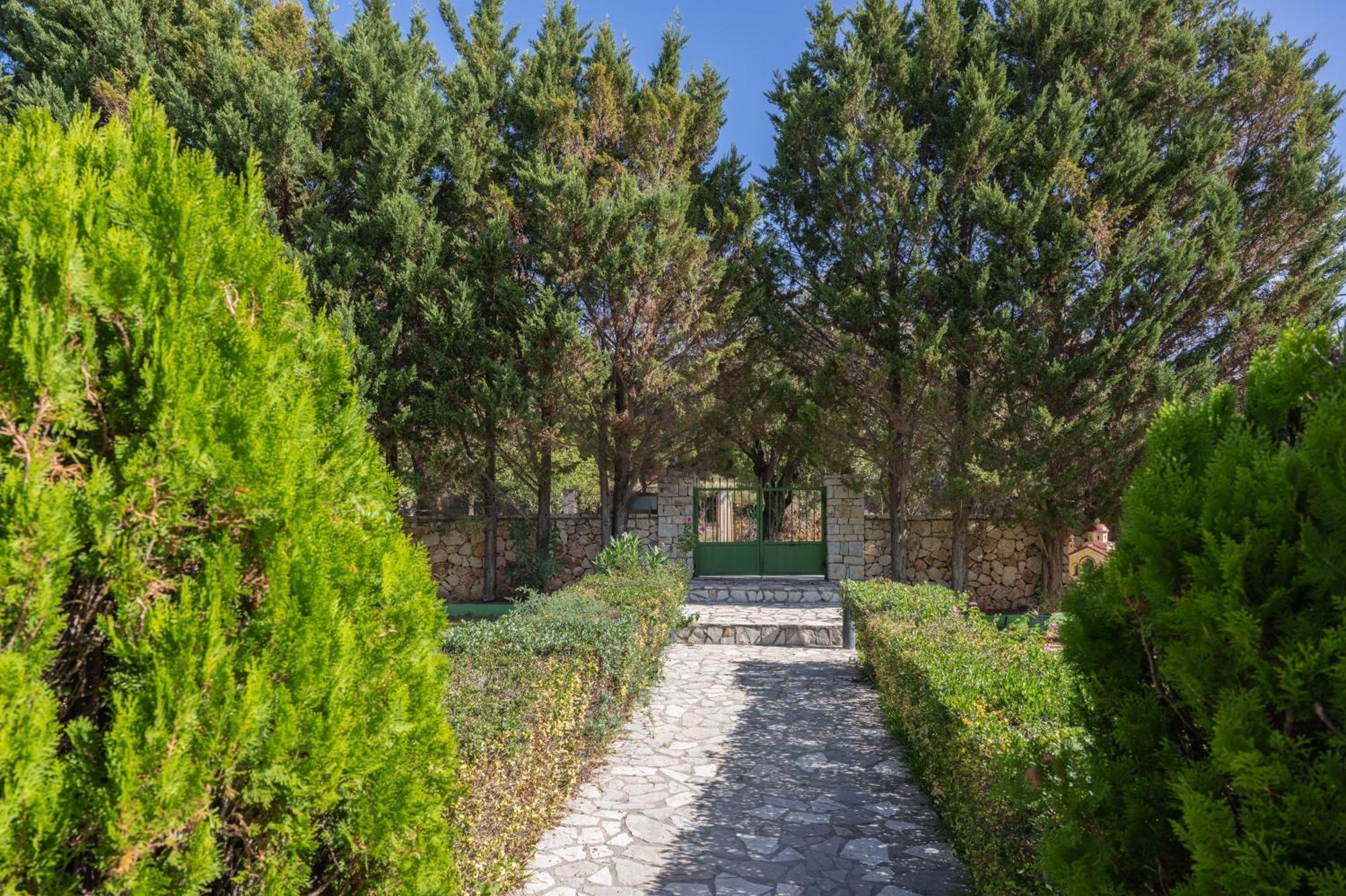 Vista Verde Studios & Apartments Свороната Екстериор снимка