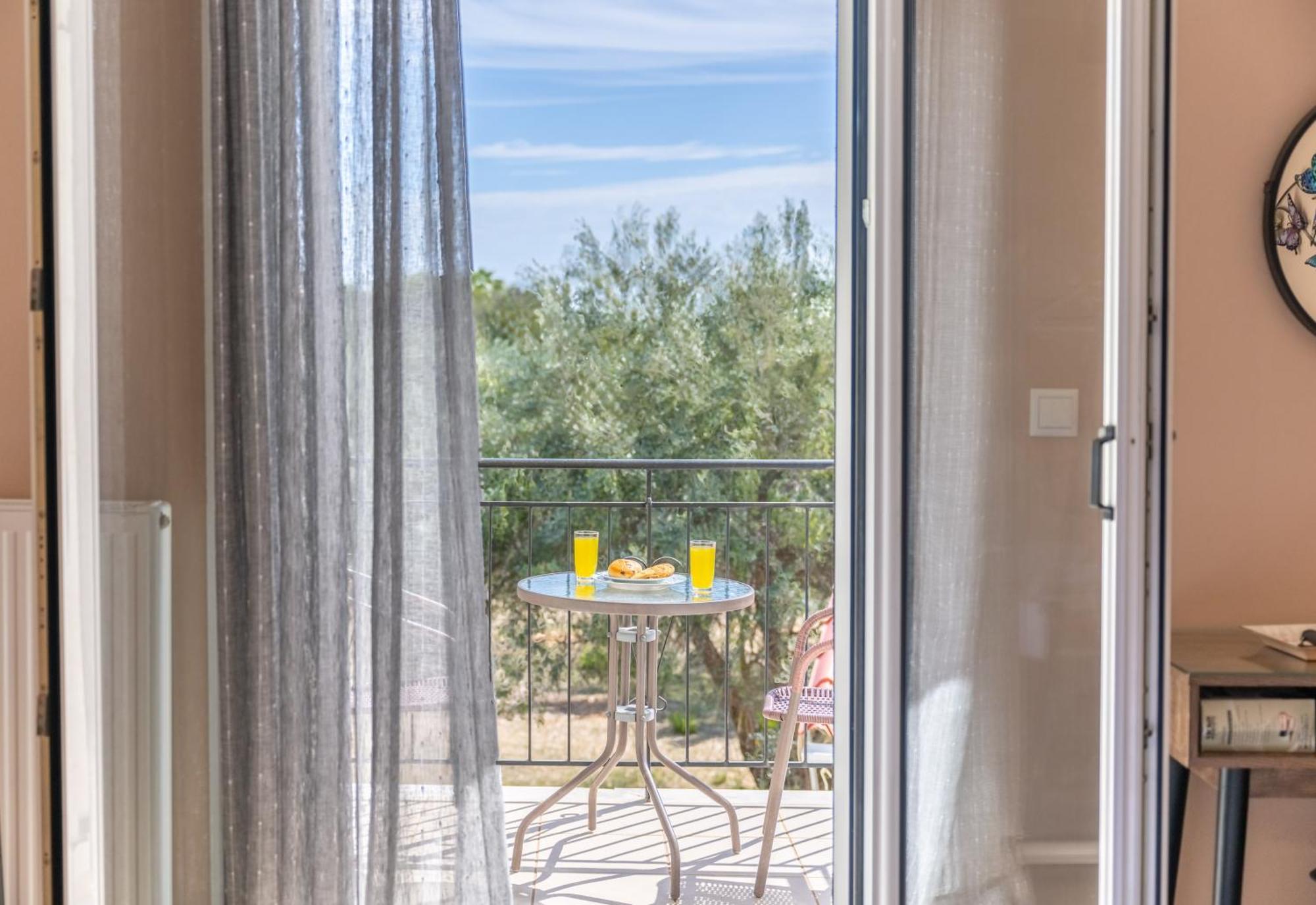 Vista Verde Studios & Apartments Свороната Екстериор снимка